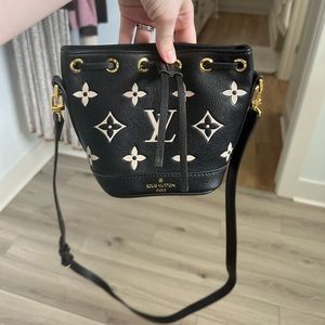 Women’s crossbody